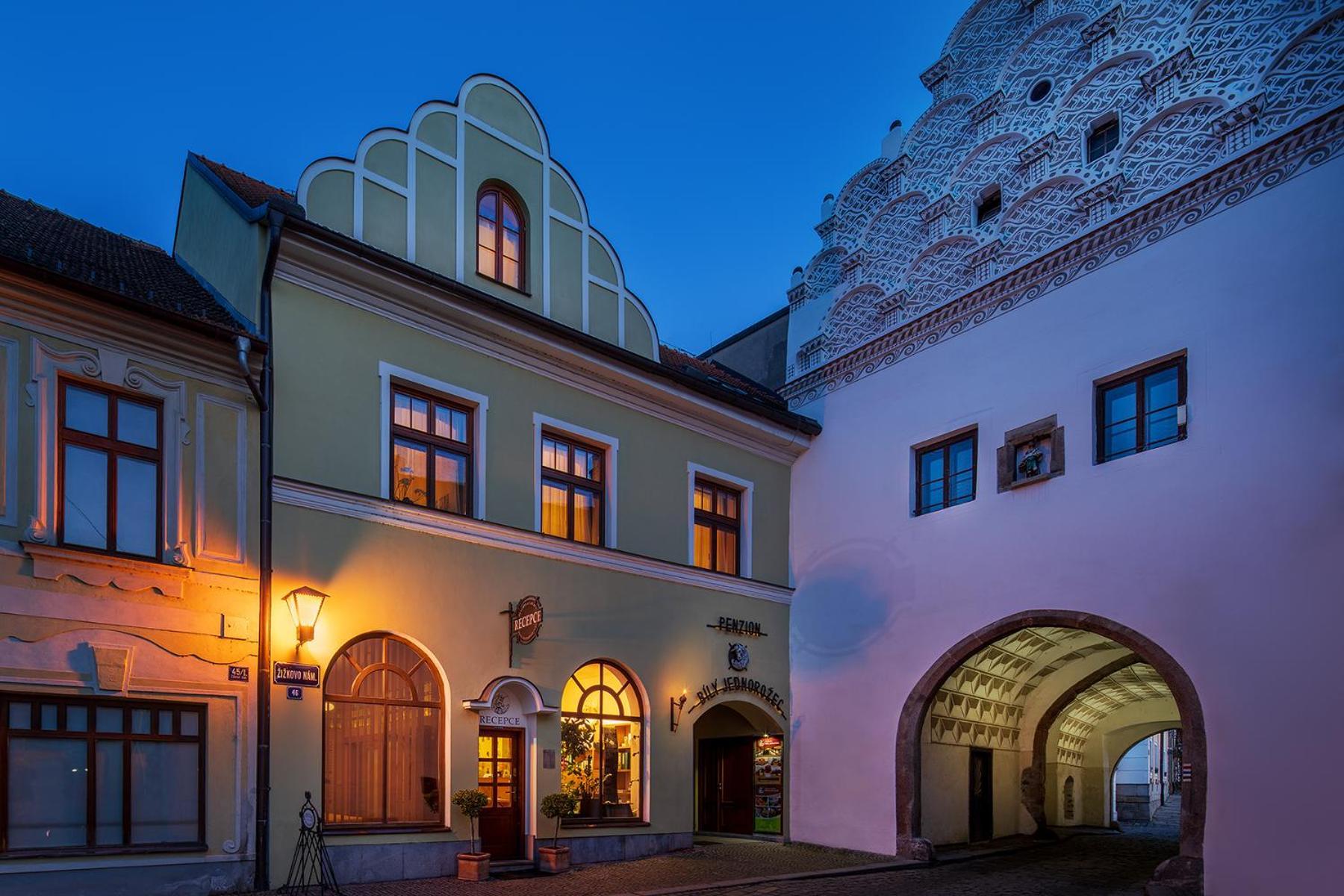 Hotel Bílý jednorožec Třeboň Exterior foto